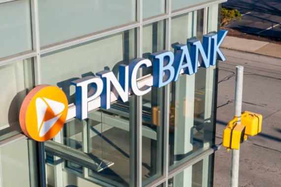 미국 대형 은행 PNC가 가상자산 서비스를 준비중이라는 관측이 나왔다. JP모건, 골드만삭스, 모건스탠리 등 글로벌 3대 투자은행을 비롯해 뱅크오브아메리카, 웰스파고, BNY멜론 등 미국 은행들이 속속 가상자산 산업에 발을 들이고 있다.