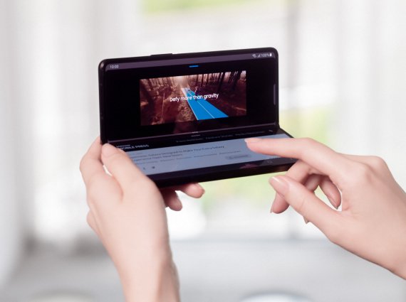 삼성전자가 11일(한국시간) '삼성 갤럭시 언팩 2021'을 열고 3세대 폴더블폰 갤럭시 Z 폴드3와 갤럭시 Z 플립3를 공개했다. 사진은 갤럭시 Z폴드3의 모습.(사진 : 삼성전자 제공) *재판매 및 DB 금지