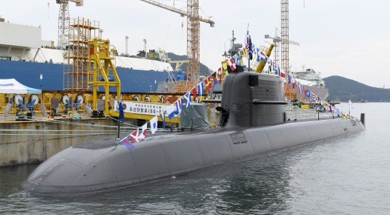 우리 기술로 독자 설계·건조한 3000톤급 해군 잠수함 1번함 '도산안창호함'(KSS-Ⅲ)이 지난 8월 13일 취역했다. 사진=해군 제공