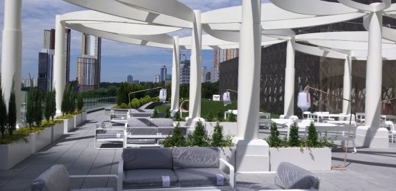 롯데백화점 동탄점 야외 테라스© 뉴스1