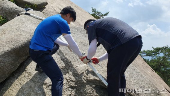 [포커스] 의정부시 수락산 쉼터조성-산길정비