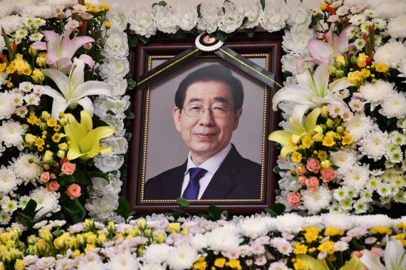 지난해 서울 종로구 서울대병원 장례식장에 마련돼 있던 고 박원순 서울시장 빈소. 뉴시스 제공