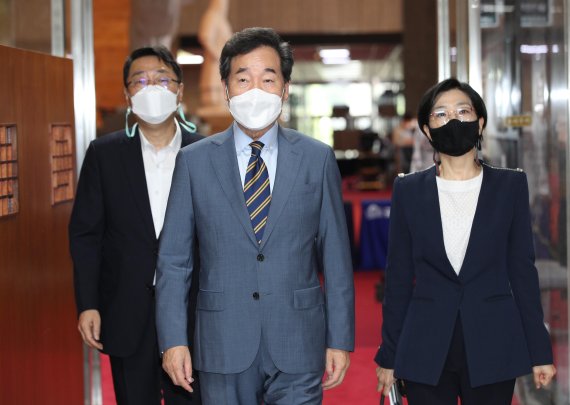 소상공인 '절규' 본 이낙연, '위드 코로나' 선제적 제안