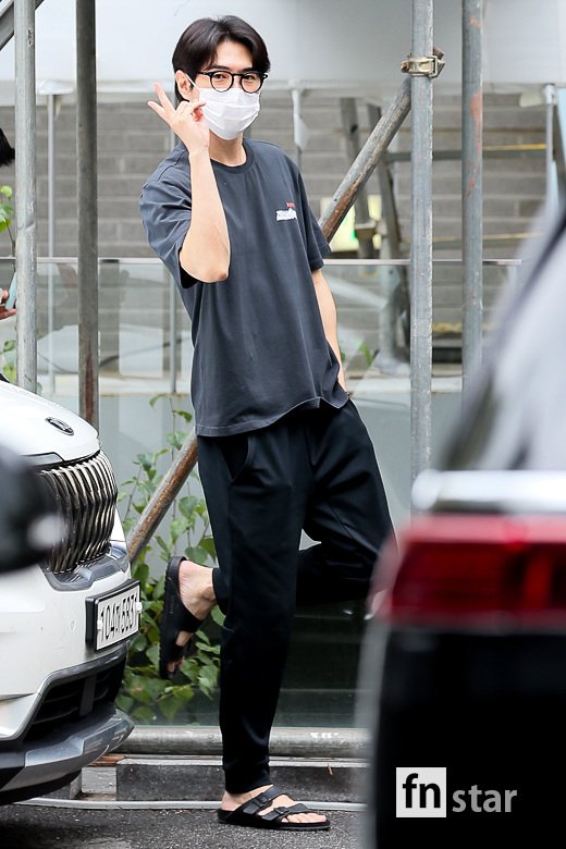 [포토] 데니안, '브이는 유쾌하게'