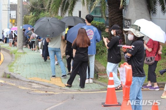 ‘제주시 노래연습장’ 확진자 97명째…집단감염 ‘최다’ 기록