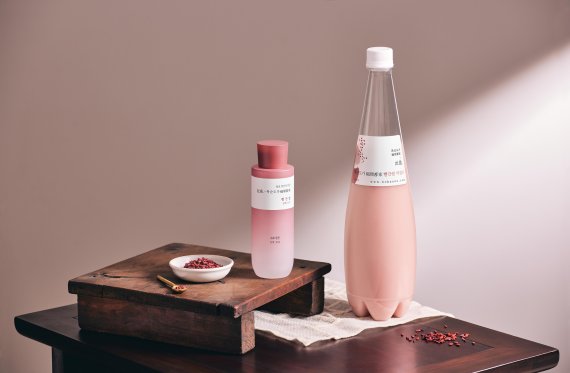 빨간쌀 디자인이 적용된 한율 '빨간쌀 진액 스킨'과 복순도가 '손막걸리' *재판매 및 DB 금지