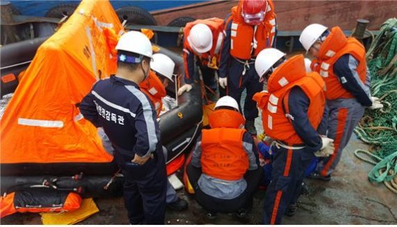 해양안전관리 점검(해양수산부 제공)© 뉴스1