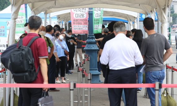 중랑구 체육시설 관련 14명 확진...시설 임시 폐쇄