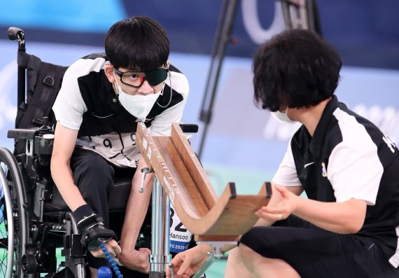 31일 아리아케 체조경기장에서 열린 2020 도쿄 패럴림픽 보치아 개인전 8강 경기에 나선 김한수. (사진공동취재단)© 뉴스1