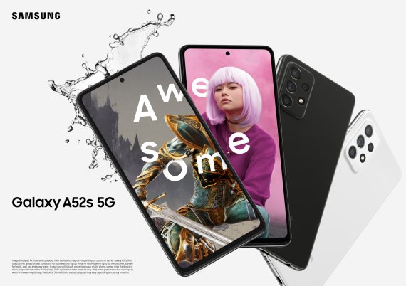 삼성전자가 오는 3일 바 형태의 스마트폰인 '갤럭시 A52s 5G'를 국내 출시한다고 2일 전했다. 자급제와 이동통신 3사 모델로 출시되며, 색상은 어썸 블랙과 어썸 화이트, 어썸 바이올렛 등 총 3가지다. (삼성전자 제공) 2021.9.2/뉴스1