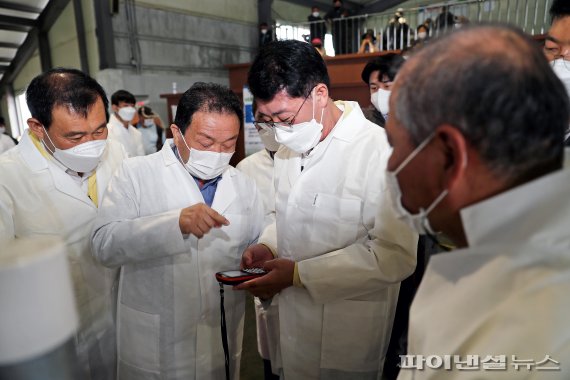 안동우 제주시장, 추석 축산물 수급 대책 점검 [fn포토]