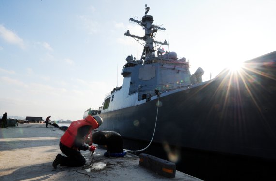 해군 이지스 구축함 '율곡이이함'. .2015.12.22/뉴스1 © News1 이석형 기자