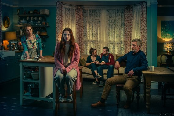 [서울=뉴시스] 영드 '써틴' 스틸. (사진=왓챠 제공) 2021.09.03 photo@newsis.com