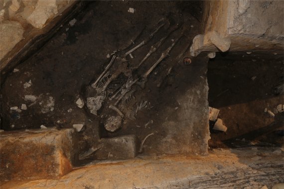 2017년 발굴한 50대 남녀 인신공희. 문화재청 제공