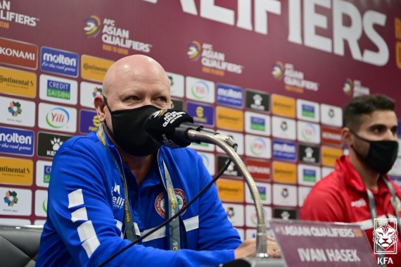 [서울=뉴시스] 레바논 이반 하섹 감독. (사진=대한축구협회 제공)