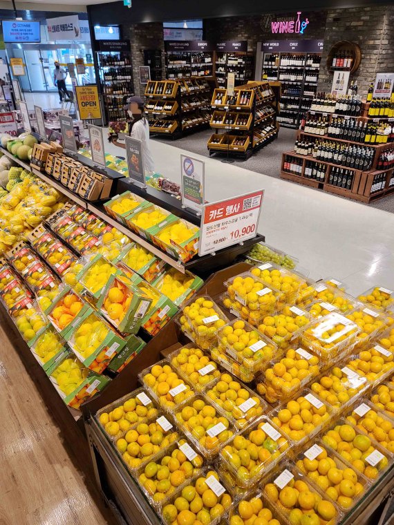 [부산=뉴시스] 이마트 부산 연제점 과일코너. (사진=이마트 제공) *재판매 및 DB 금지