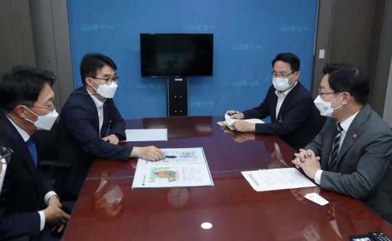박범계, LH 사장 만나 "대전교도소 이전사업 속도내 달라"