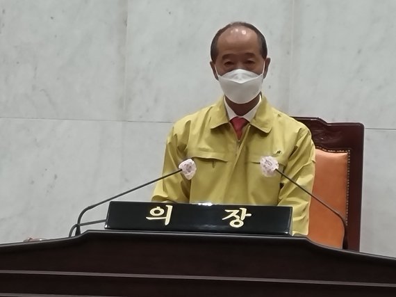 예산군의회 이승구의장이 폐회사를 하고 있다.© 뉴스1 최현구 기자