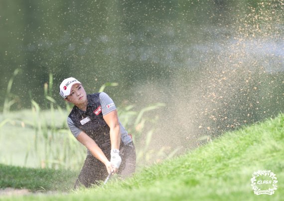 [KLPGA]장하나, 통산 15승 '성큼'…KB금융 3R 5타차 단독 선두