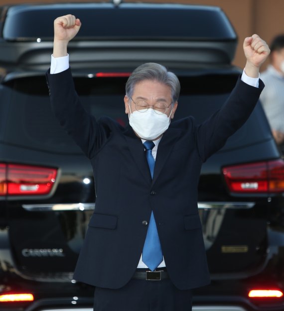 이재명 1차 슈퍼위크서 과반(51.41%) 압승..'호남대첩' 혈투 예고