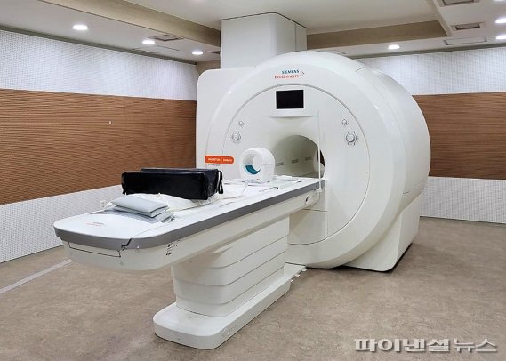 독일 지멘스사의 최신 MRI 기종인 마그네톰 셈프라.