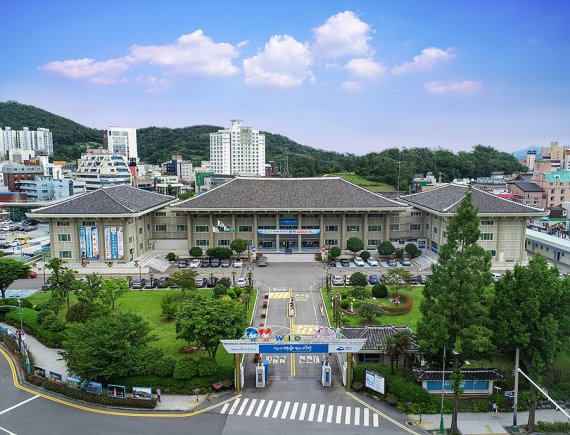 여수시, '신중년 경력형 일자리사업' 3년 연속 선정