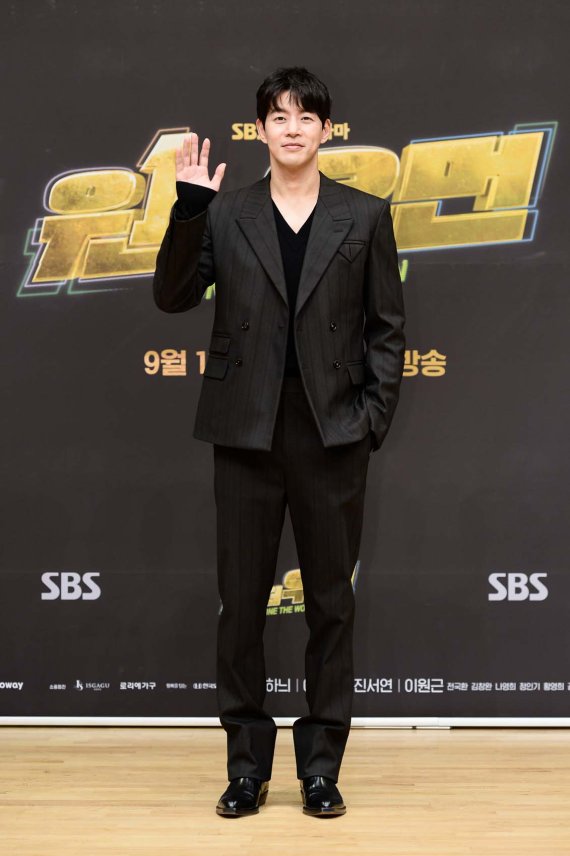 [서울=뉴시스] 박진희 기자 = 배우 이상윤이 15일 SBS 금토드라마 '원 더 우먼' 온라인 제작발표회를 하고 있다. (사진=SBS 제공) 2021.09.15. photo@newsis.com *재판매 및 DB 금지