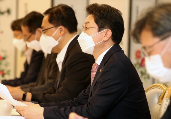 [서울=뉴시스] 김명원 기자 = 이억원 차관.