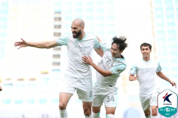 성남FC가 인천 유나이티드를 1-0으로 꺾고 7경기 만에 승리를 챙겼다.9한국프로축구연맹 제공)© 뉴스1