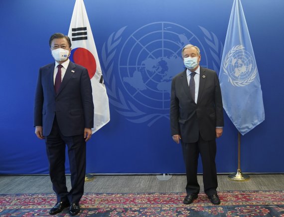 文 "남북 유엔 가입 30주년"...유엔 "한반도평화 중요 계기"