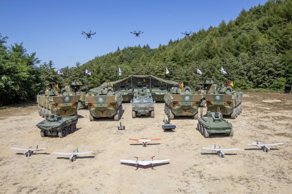Army TIGER 4.0 전투실험에 투입된 첨단 전력들이 전시되어 있다. 육군 제공