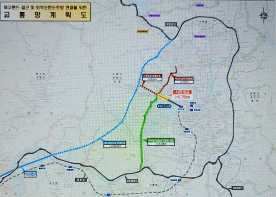 23일 춘천시는 강원도와 춘천시가 춘천 서면대교 조기 건설을 위해 손을 맞잡고 지방비 600억원을 투입, 중도와 서면을 잇는 교량 연장 750m 4차로 중 2차로만 우선 건설 추진할 방침이다고 밝혔다. 자료사진=춘천시 제공