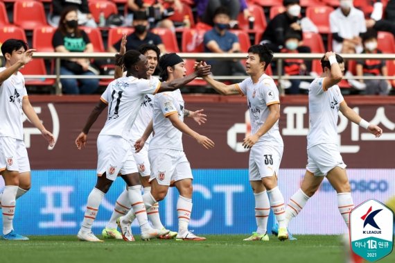 포항을 상대로 4골을 몰아치며 대승을 거둔 제주 유나이티드. (한국프로축구연맹 제공) © 뉴스1