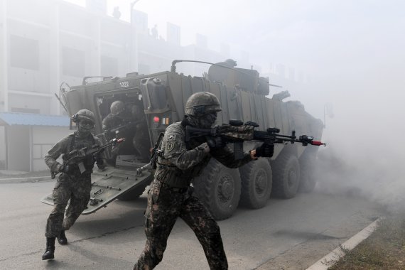 軍 훈련과 휴식 '정상화' 수순...코로나19 여파 벗어나나