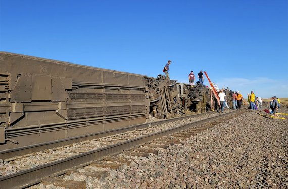 美 몬태나서 여객열차 탈선.. 3명 사망 50명 부상