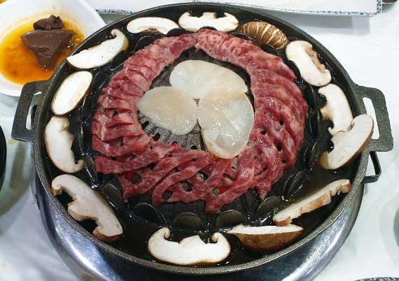 [조용철의 놀면 뭐먹니?] 바다와 산의 기운을 한 번에 맛보는 별미, 장흥삼합