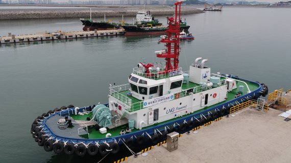 국내 최초 LNG 연료추진 예선 송도호 본격 운항