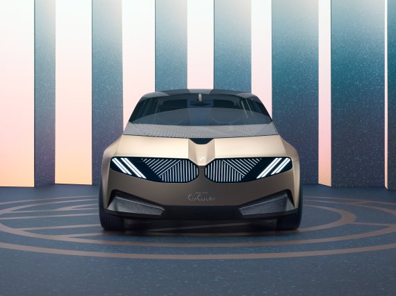 [서울=뉴시스] BMW 그룹은 지난 5일 독일 뮌헨에서 열린 'IAA 모빌리티 2021'에서 순수 전기 콘셉트 모델 'BMW i 비전 서큘러'를 공개했다. 이 모델은 100% 재활용 가능 소재만을 사용해 제작됐다. (출처=BMW그룹 홈페이지)