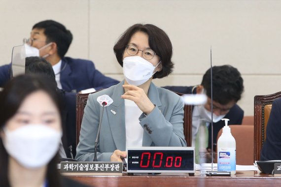 임혜숙 과기정통부 장관 "28GHz 5G 주파수 할당 강매 아니다"