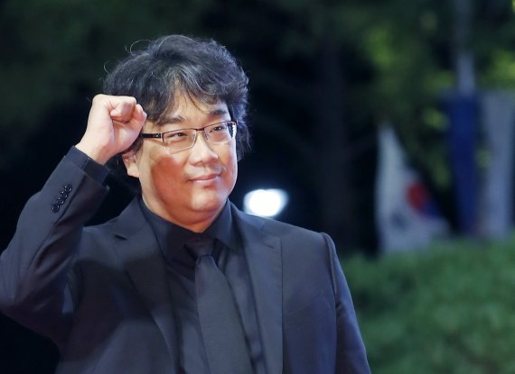 봉준호 감독 "'살인의 추억' 연쇄살인범, '큐어' 보며 상상" [BIFF]