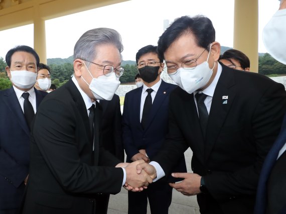 '무효표 이의 제기' 이낙연측 "결선투표".. 송영길 "이재명 후보 확정"