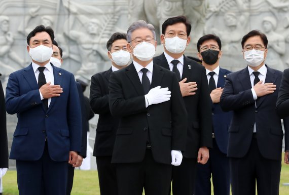 이재명, 본선행보속 무효표 논란 일축..이낙연 이의신청 공식 접수