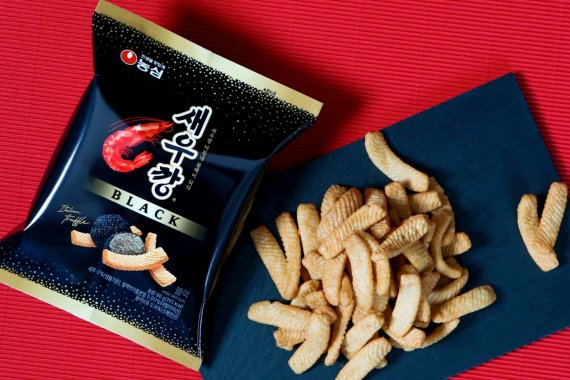 농심 새우깡 블랙(농심 제공)© 뉴스1