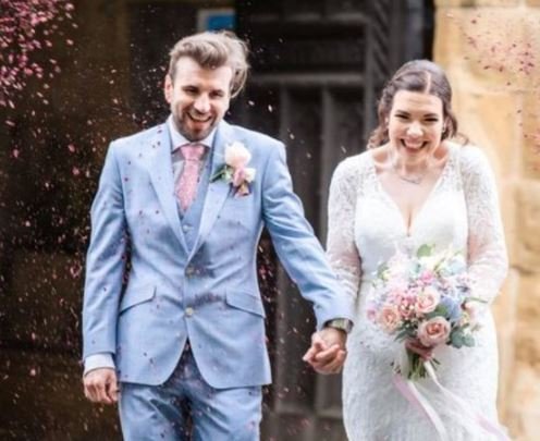 청혼 후 결혼을 미루고 3년의 시간 동안 함께 다이어트를 해온 비키 채퍼(오른쪽)와 남자친구 데이비드(왼쪽). (트위터 갈무리) © 뉴스1