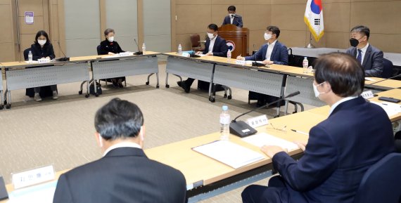 우윳값 인상 관철시킨 낙농가…정부, '가격 결정' 낙농진흥회서 '물빼기'