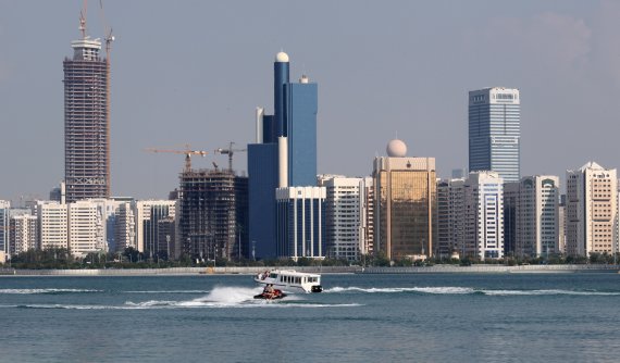 세계 최대 가상자산 거래소 바이낸스는 아랍에미리트(UAE)의 수도인 아부다비에서 사업 허가권을 획득했다. 사진은 아부다비 전경. /사진=뉴스1로이터