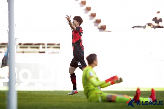 [서울=뉴시스]프로축구 포항 이승모 (사진 = 프로축구연맹 제공)