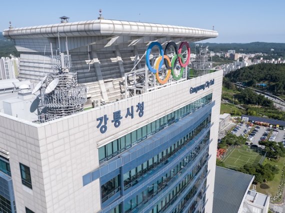 18일 강릉시(시장 김한근)는 사천 공공 하수처리시설 건설사업이 오는 28일 준공된다고 밝혔다.