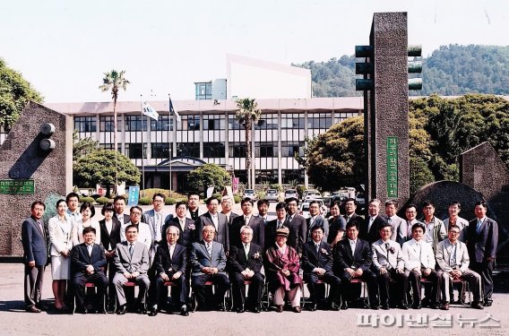 제주대학교 교육대학 현판 제막 기념식(사라캠퍼스). 2008.05.26. [제주대 제공]/fnDB