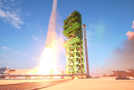 21일 전남 고흥군 나로우주센터 제2발사대에서 한국형 발사체 누리호(KSLV-ll)가 발사되고 있다. (한국항공우주연구원 제공) 2021.10.21/뉴스1